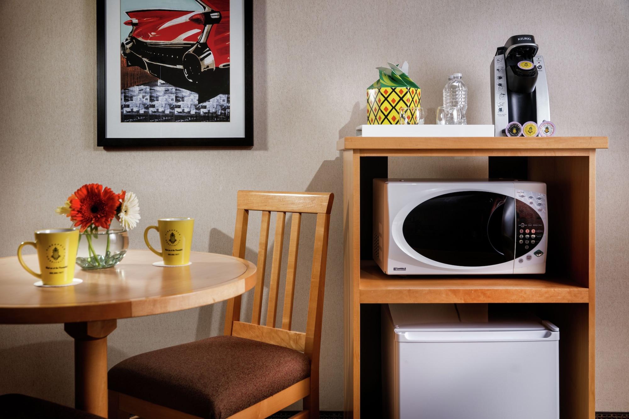 Staypineapple, University Inn, University District Сиатъл Екстериор снимка