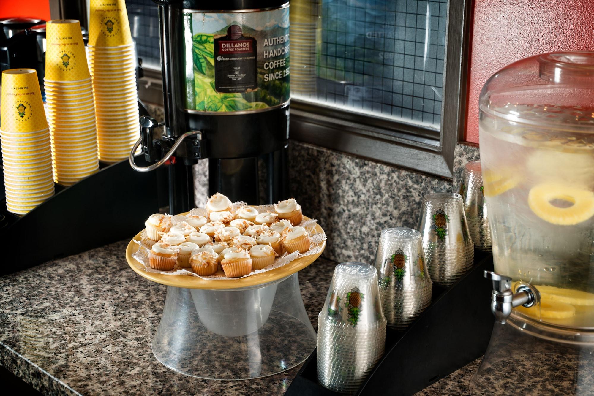 Staypineapple, University Inn, University District Сиатъл Екстериор снимка