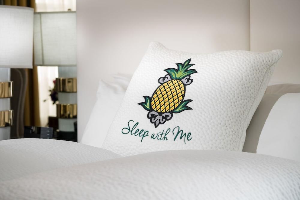 Staypineapple, University Inn, University District Сиатъл Екстериор снимка