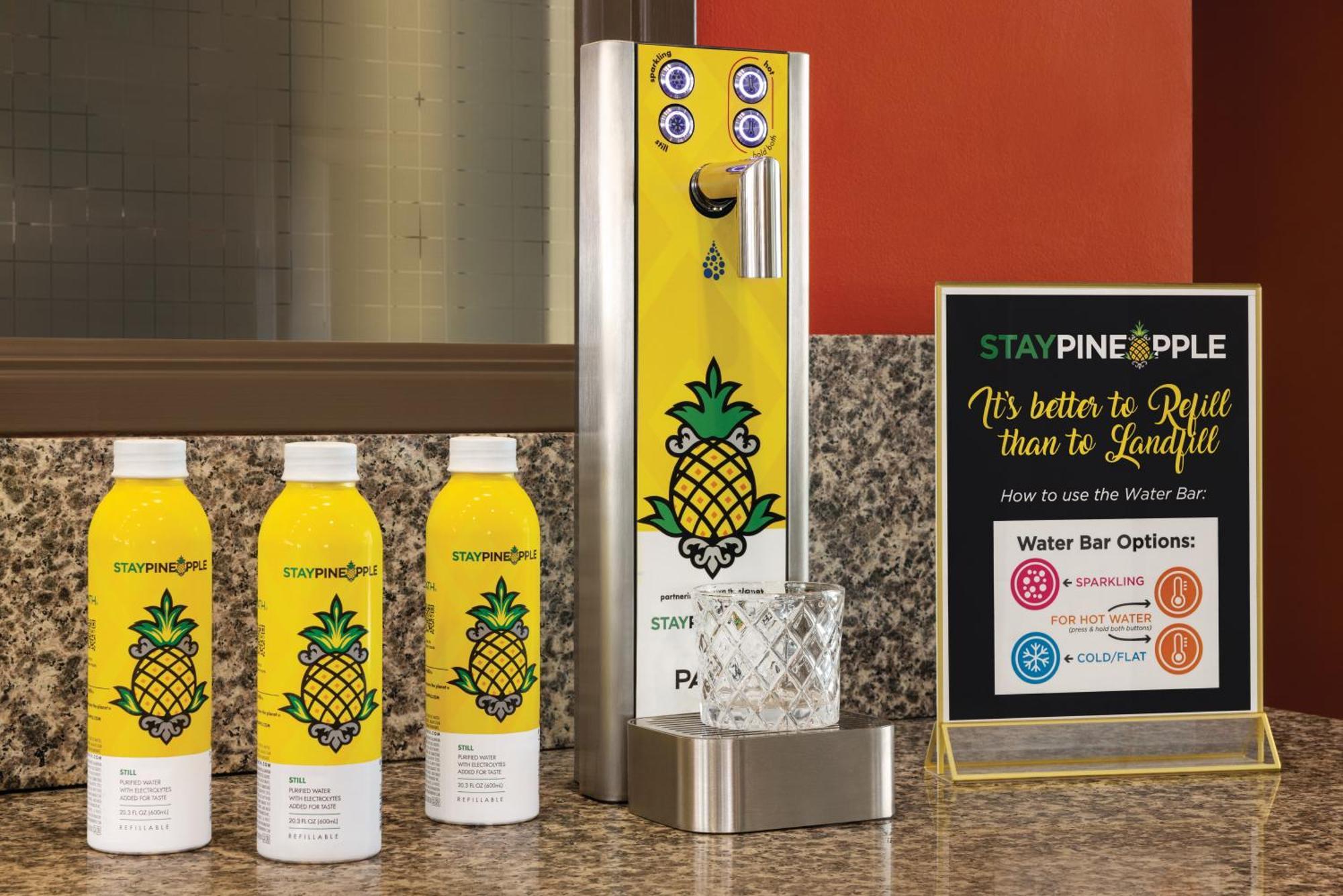 Staypineapple, University Inn, University District Сиатъл Екстериор снимка