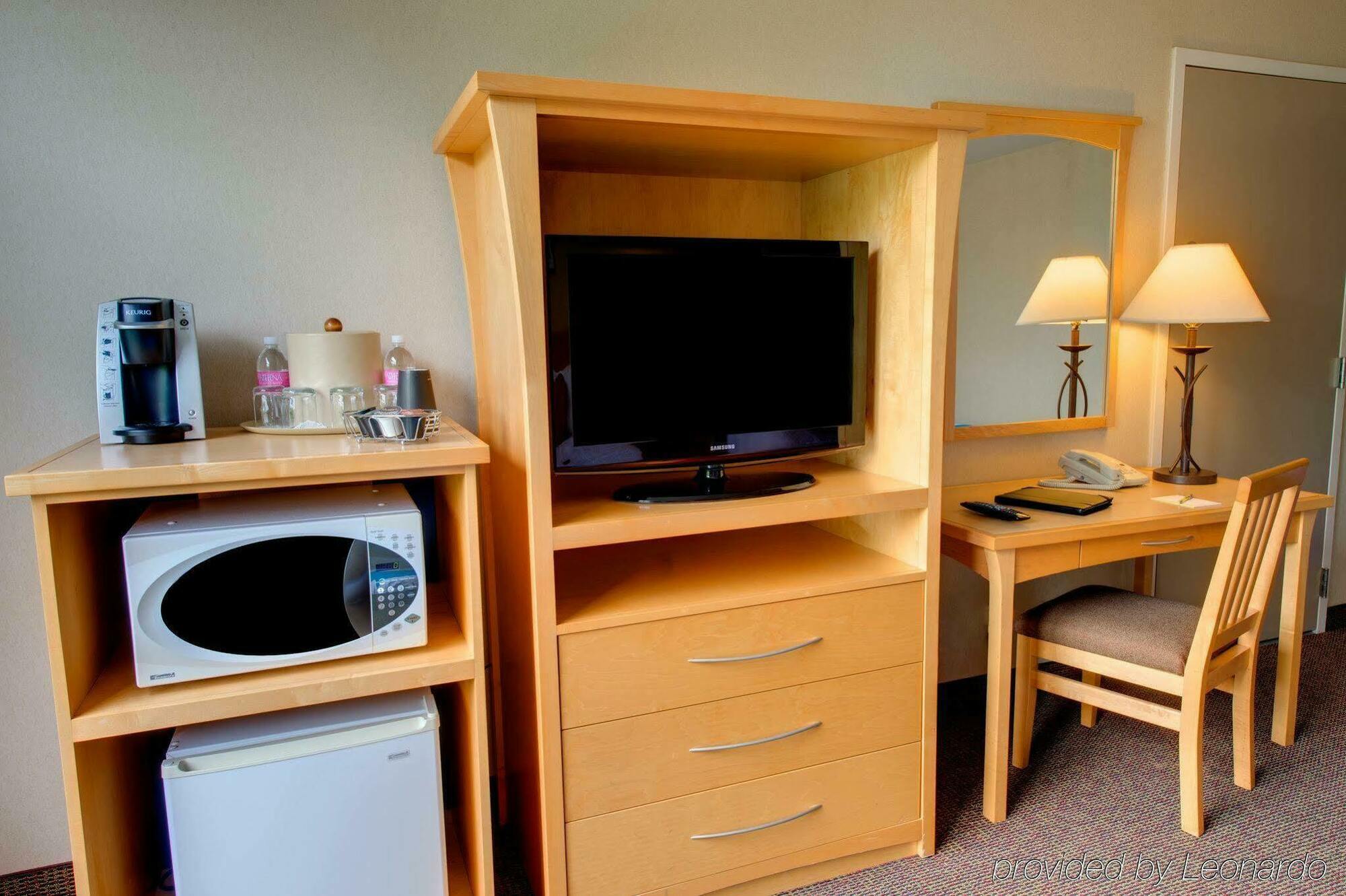 Staypineapple, University Inn, University District Сиатъл Екстериор снимка